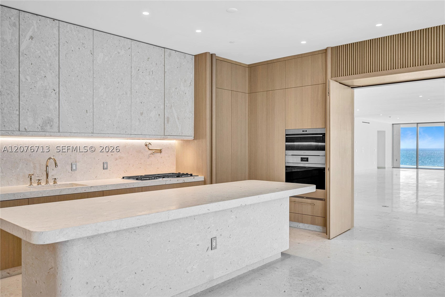 9165 Collins Ave 701