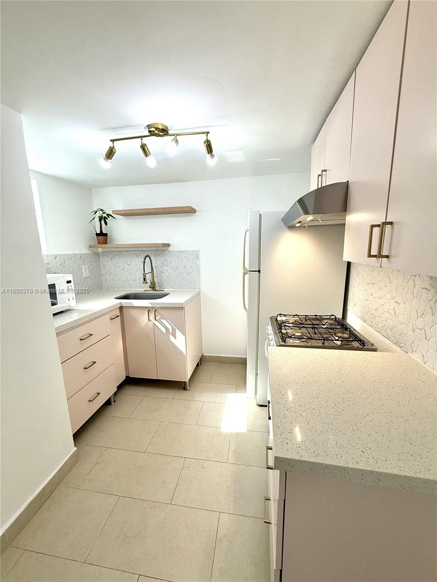 10270 Sw 167th Ter, Miami, Broward County, Florida - 1 Bedrooms  
1 Bathrooms - 