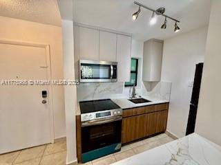 Rental Property at 1530 Sw 2nd St 304, Miami, Broward County, Florida - Bedrooms: 2 
Bathrooms: 1  - $2,300 MO.