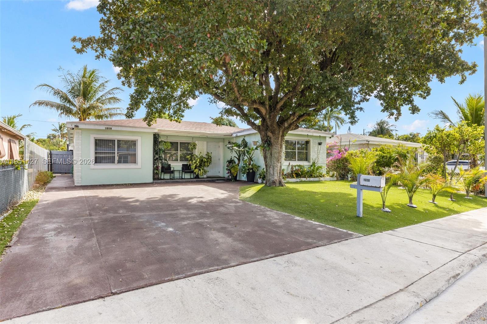 LAKE WORTH TOWN OF - Residential