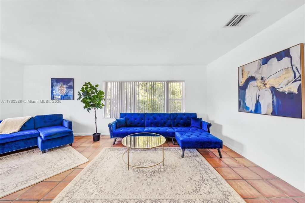 Photo of 312 NE 16th Ter #E, Fort Lauderdale, FL 33301 (MLS # A11763386)