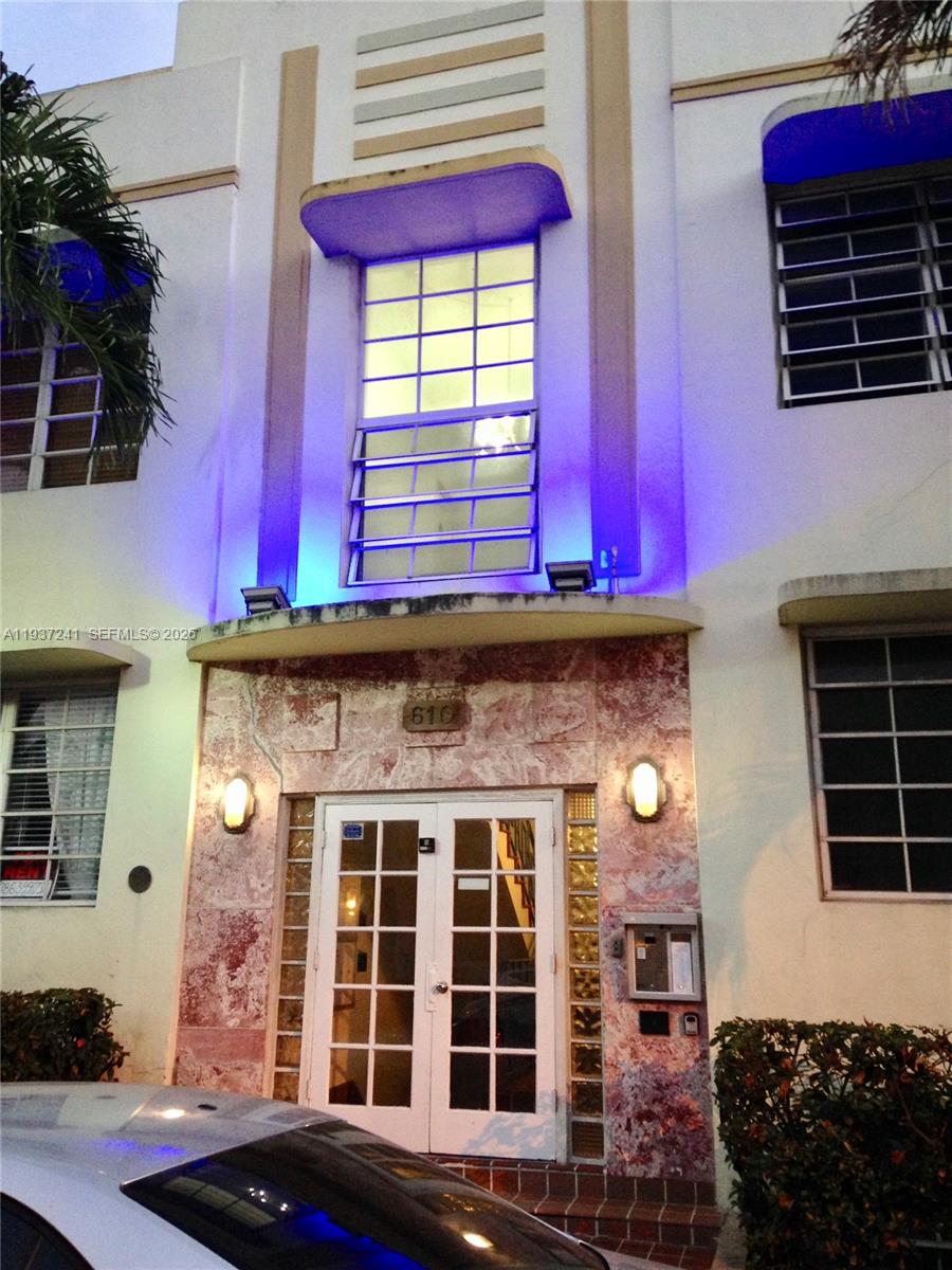 ART DECO CONDO - Residential