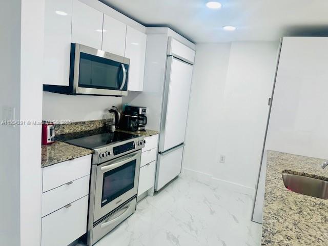 HARBOUR HOUSE CONDO - Residential Lease