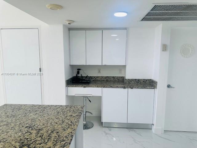 HARBOUR HOUSE CONDO - Residential Lease