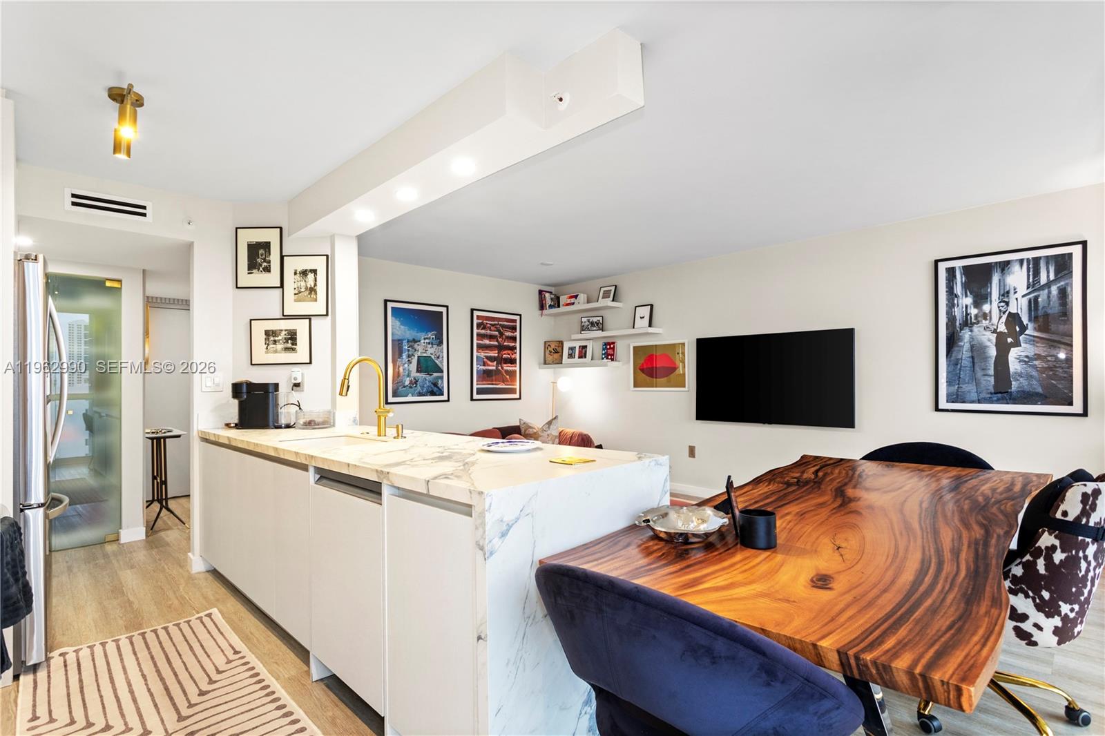 WEST BAY PLAZA CONDO - Residential