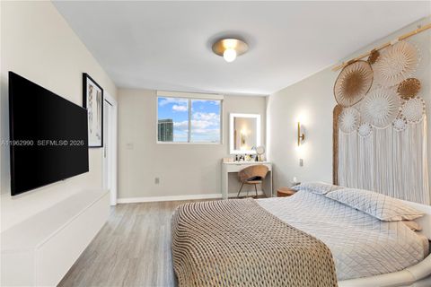 1688 West Ave PH-04 Miami Beach FL 33139