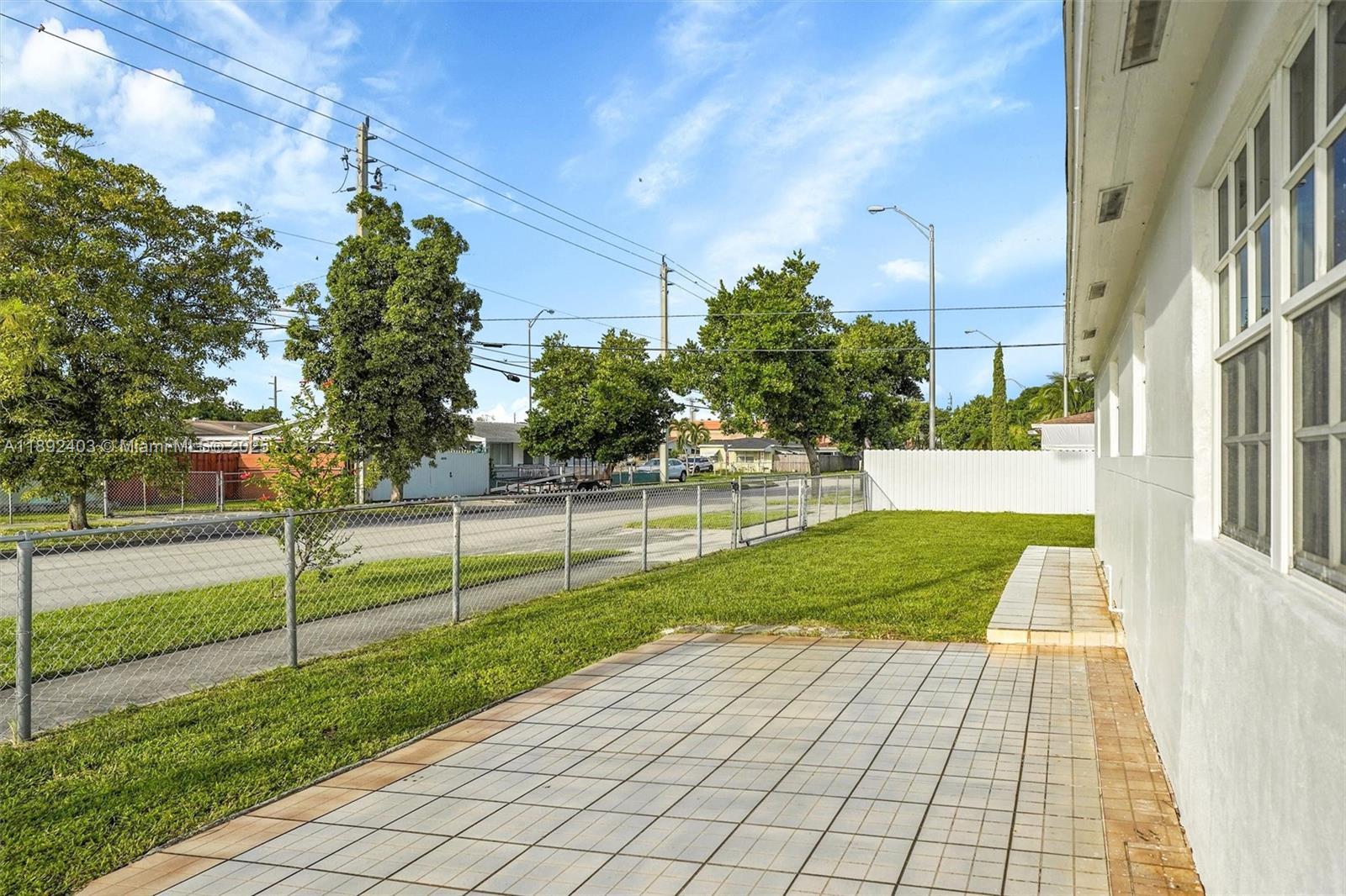 HIALEAH HOMESITES 1ST ADD - Residential