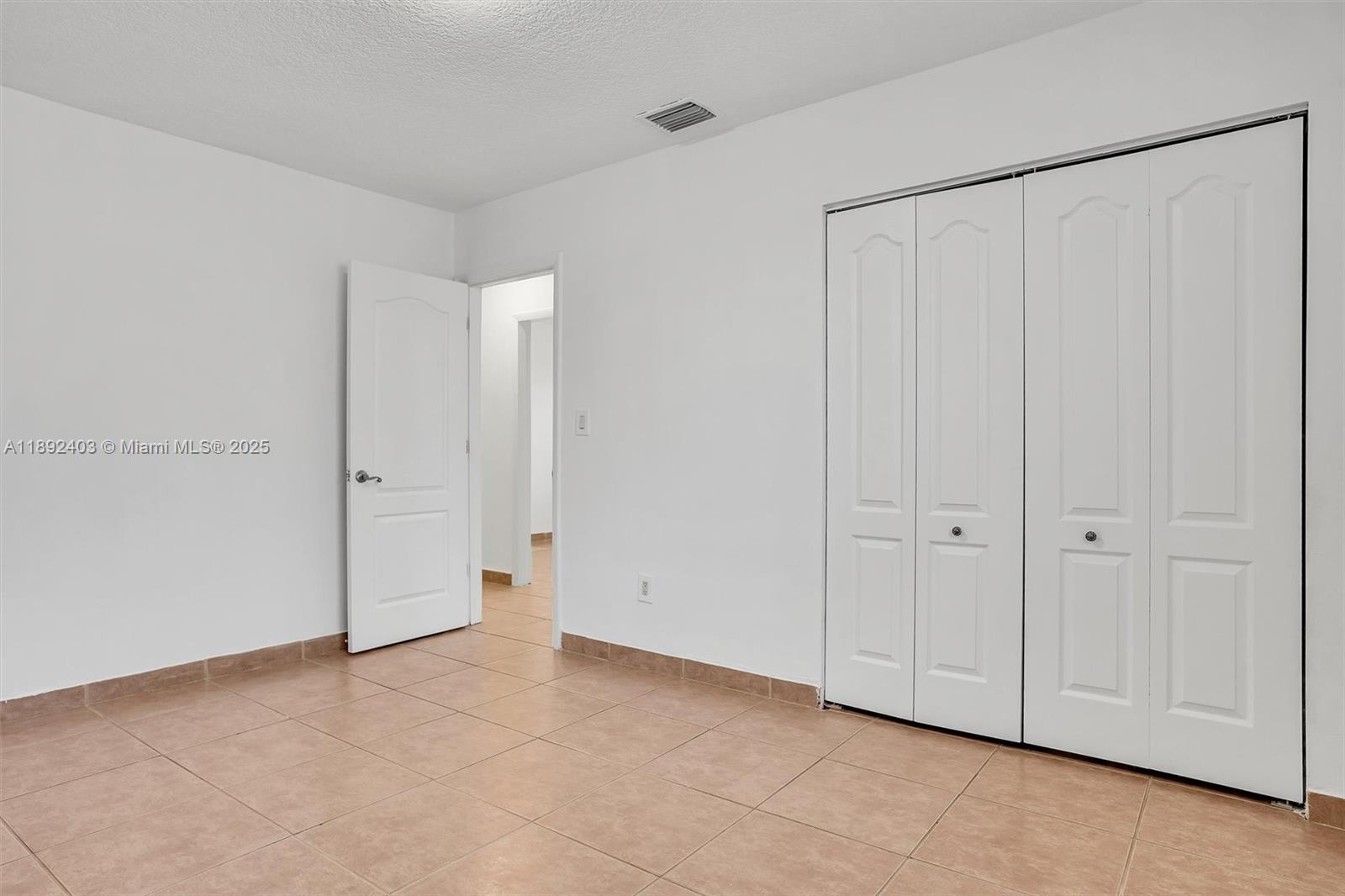 HIALEAH HOMESITES 1ST ADD - Residential