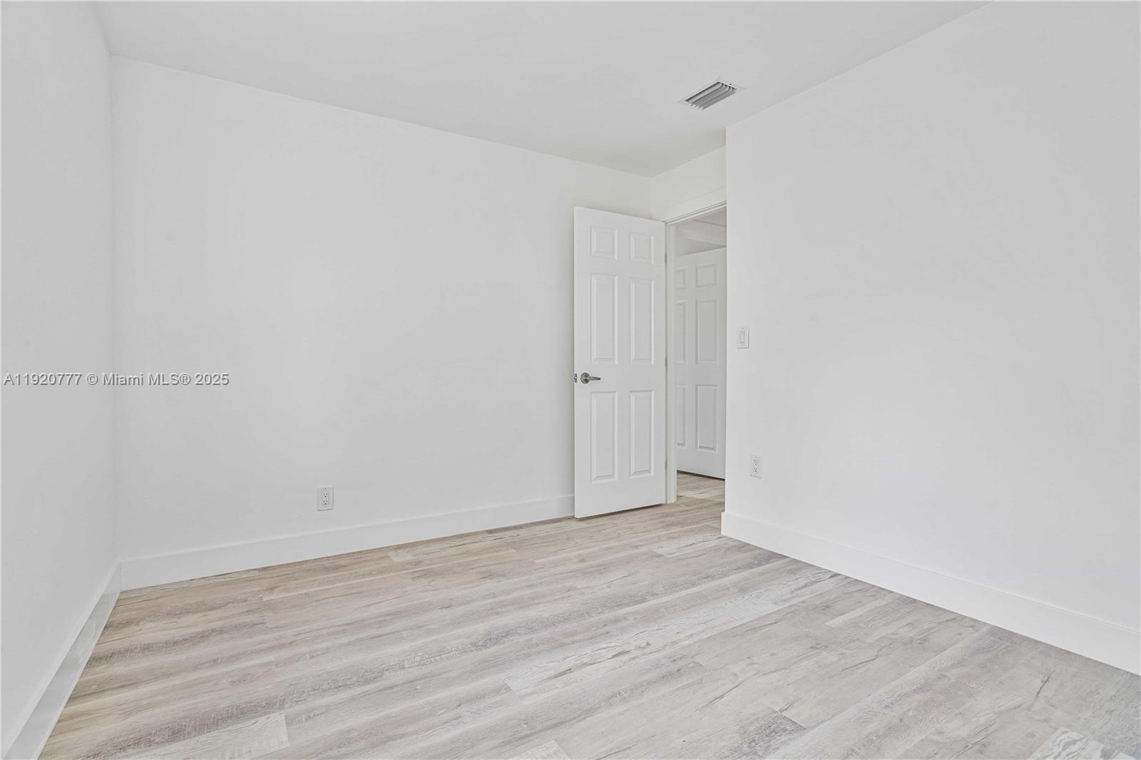 PLAYLAND ISLES - Residential