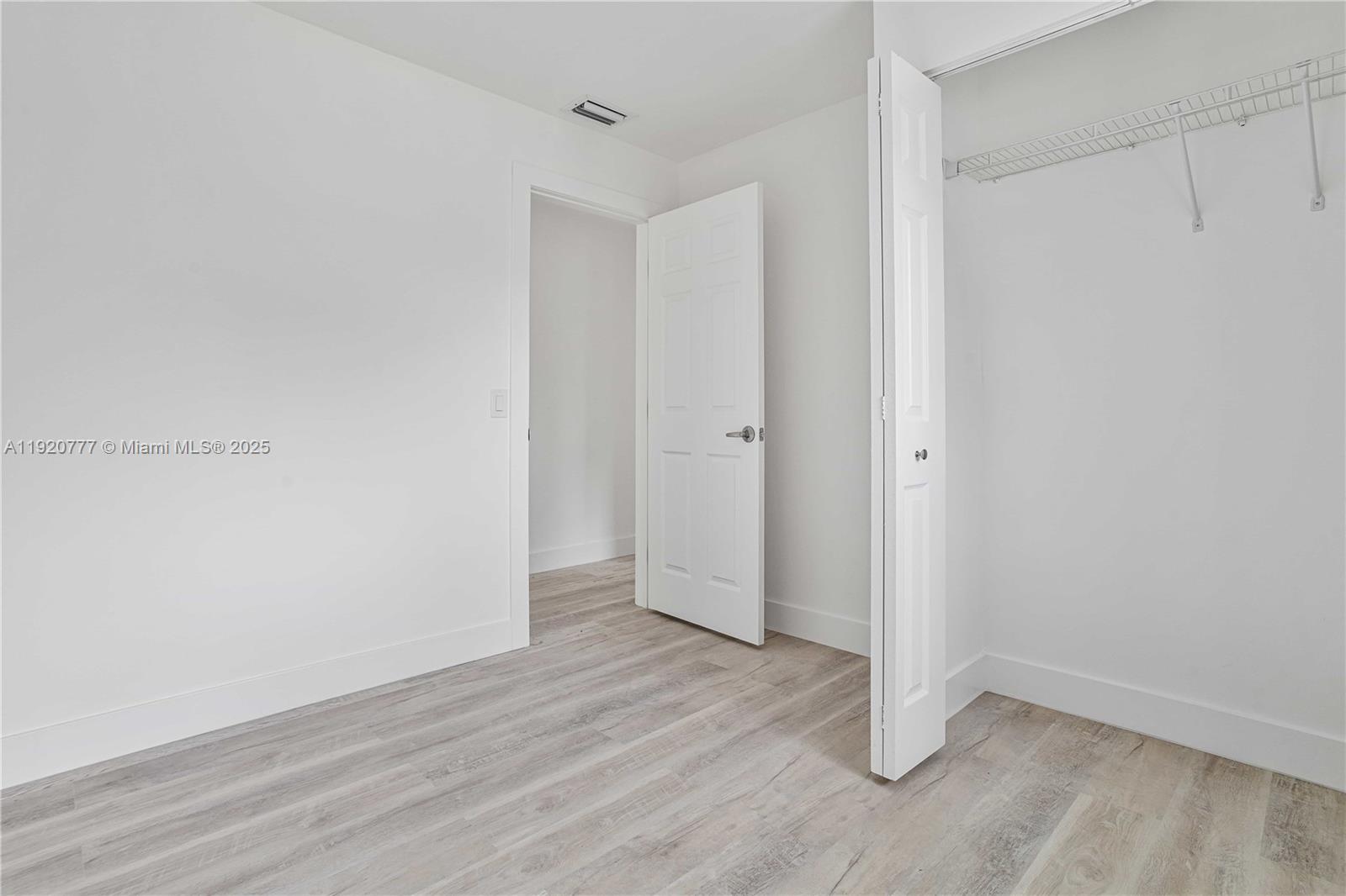 PLAYLAND ISLES - Residential