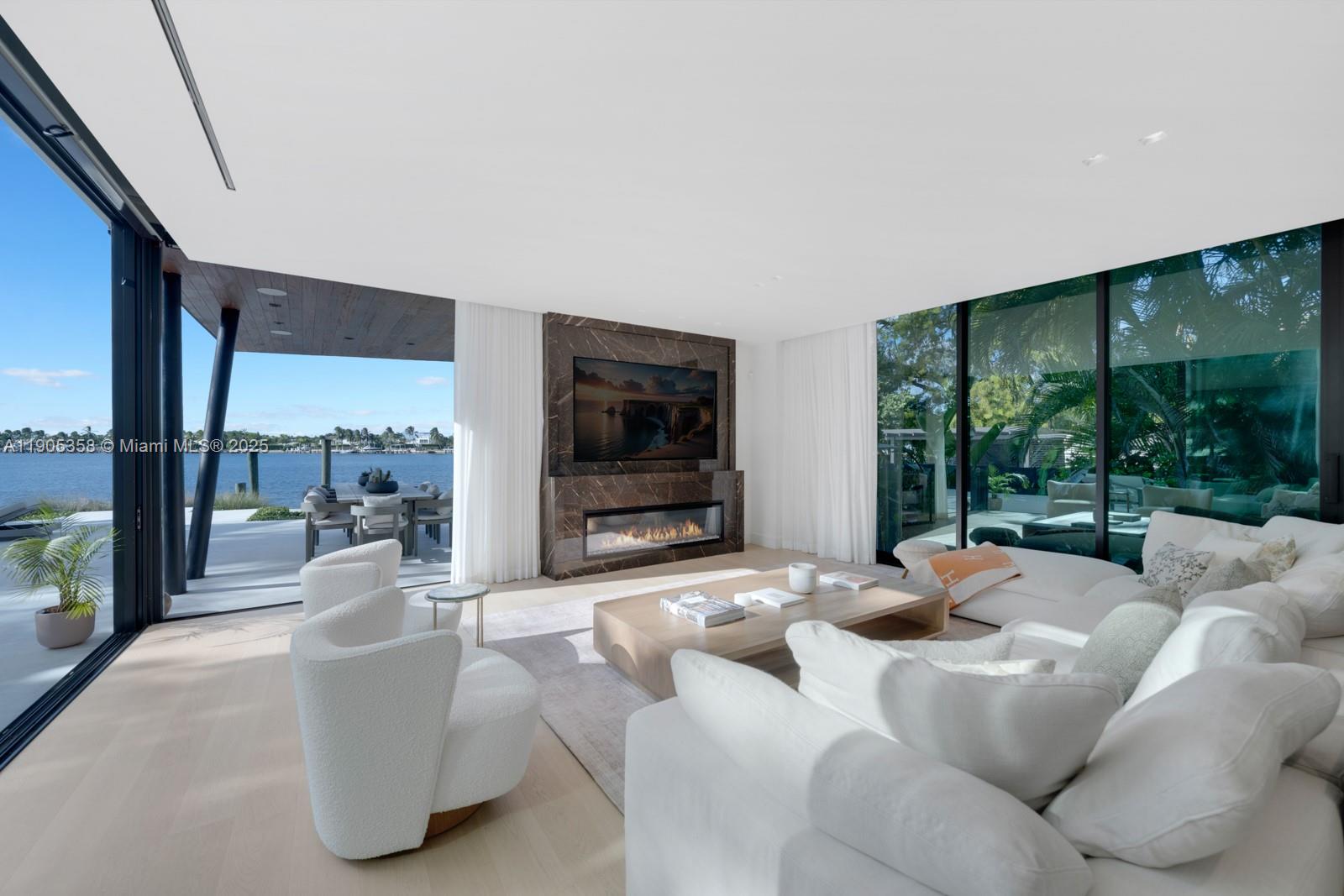 BISCAYNE POINT - Residential