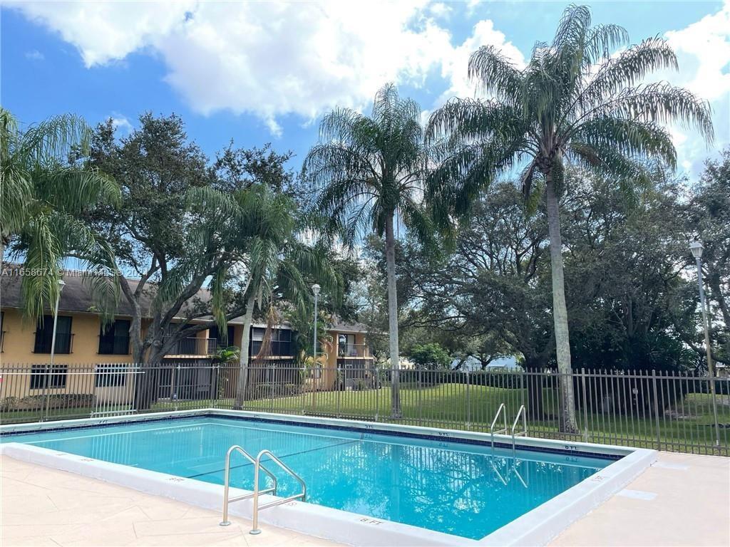 HAMPTON COURT CONDO - Residential