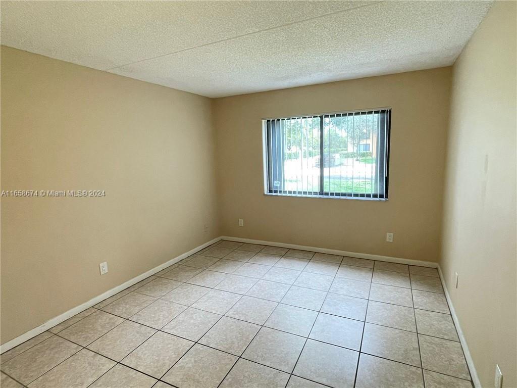 HAMPTON COURT CONDO - Residential