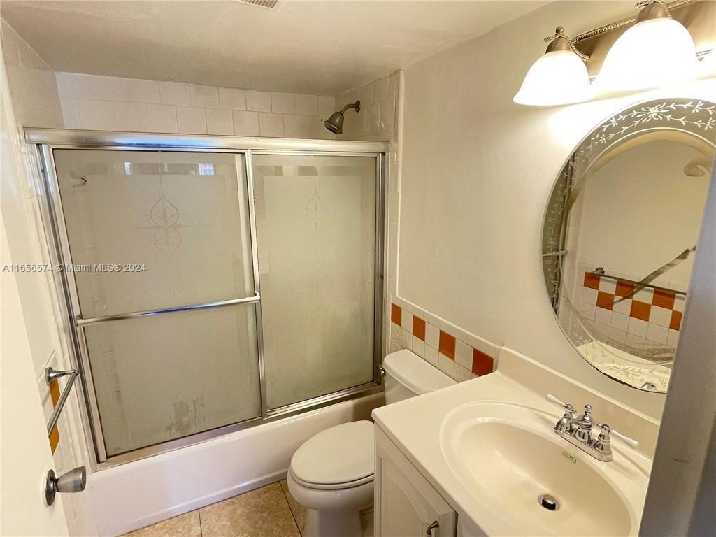 HAMPTON COURT CONDO - Residential
