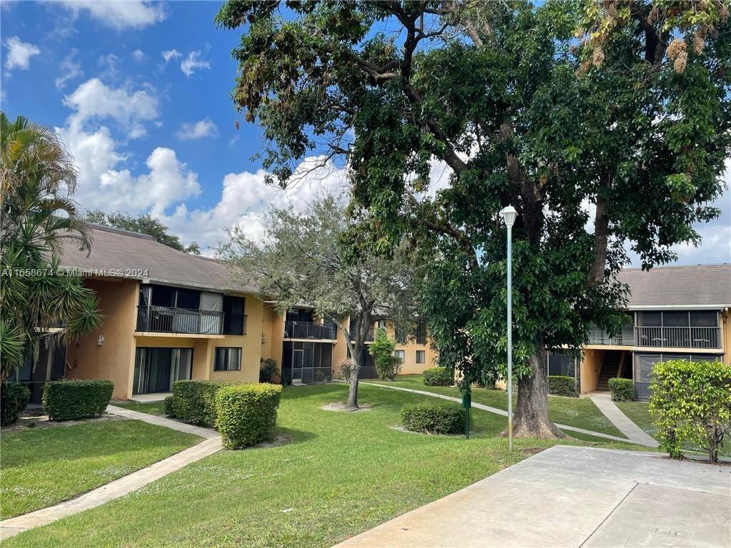 5855 Washington St 91, Hollywood, Broward County, Florida - 2 Bedrooms  
2 Bathrooms - 