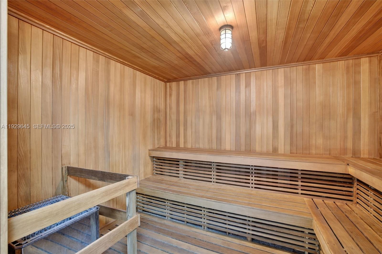 200 LESLIE CONDO - Residential