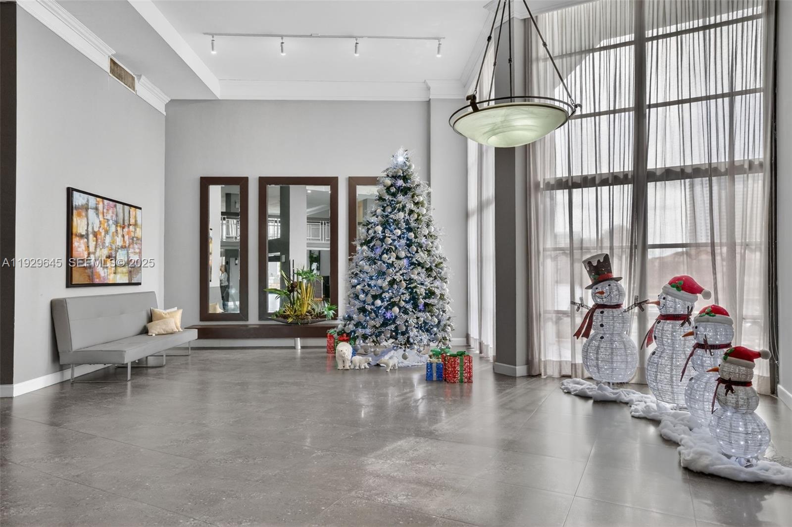 200 LESLIE CONDO - Residential