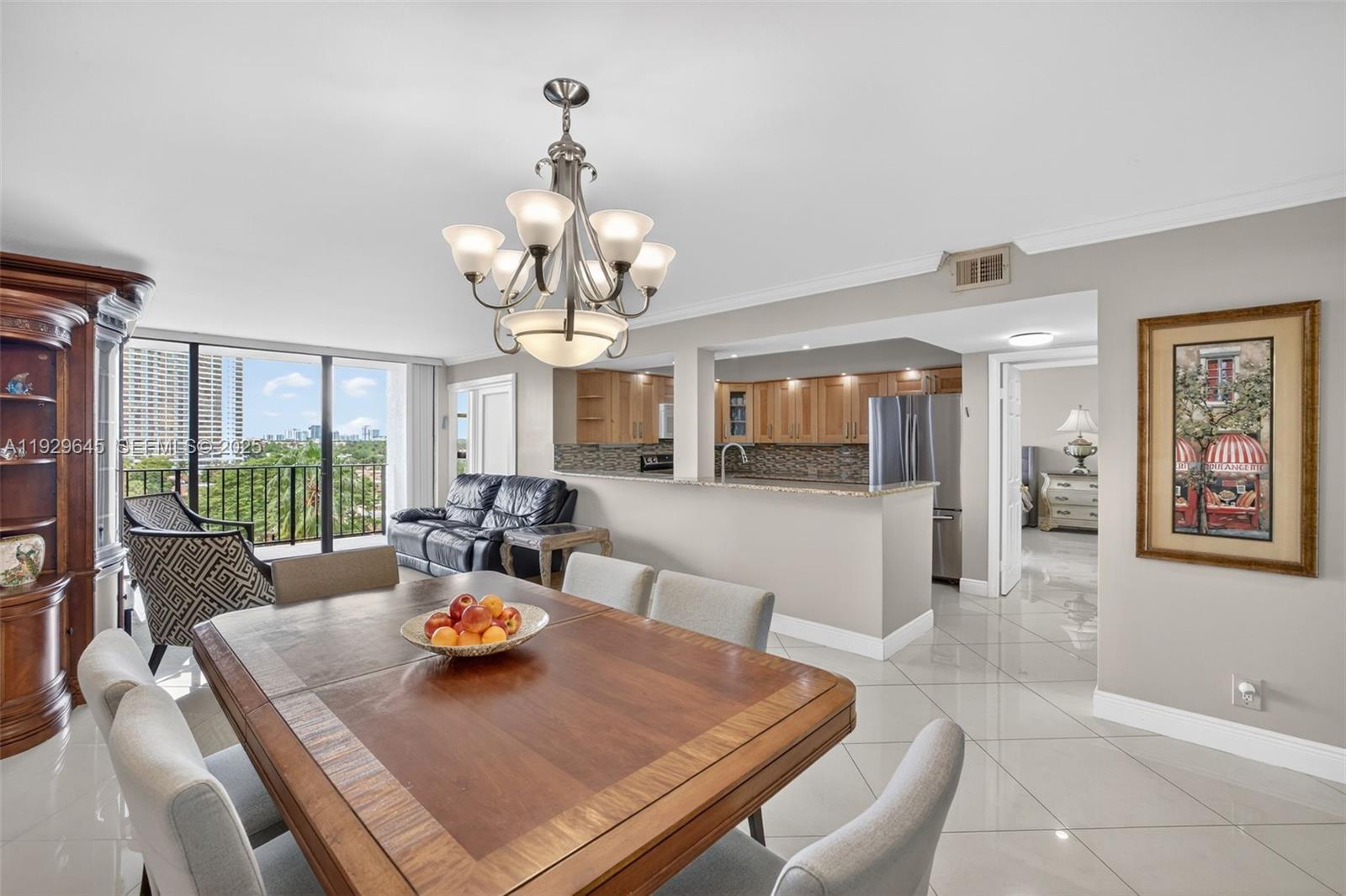 200 LESLIE CONDO - Residential