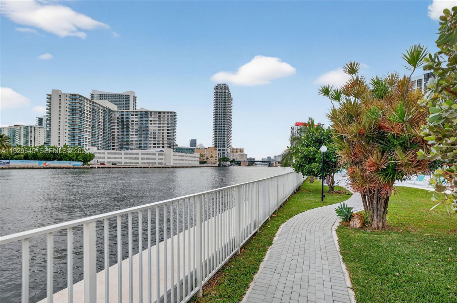 200 LESLIE CONDO - Residential