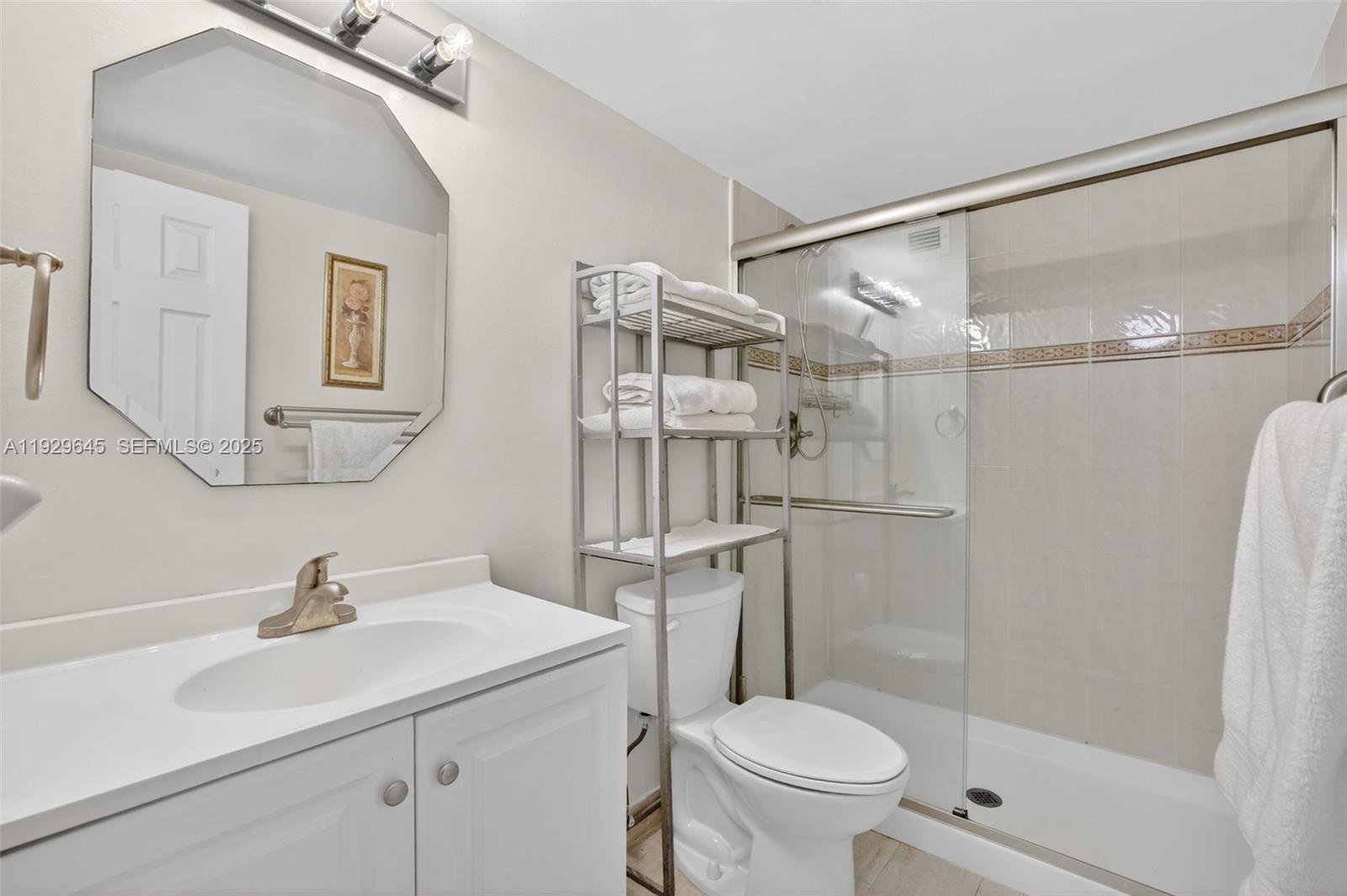 200 LESLIE CONDO - Residential