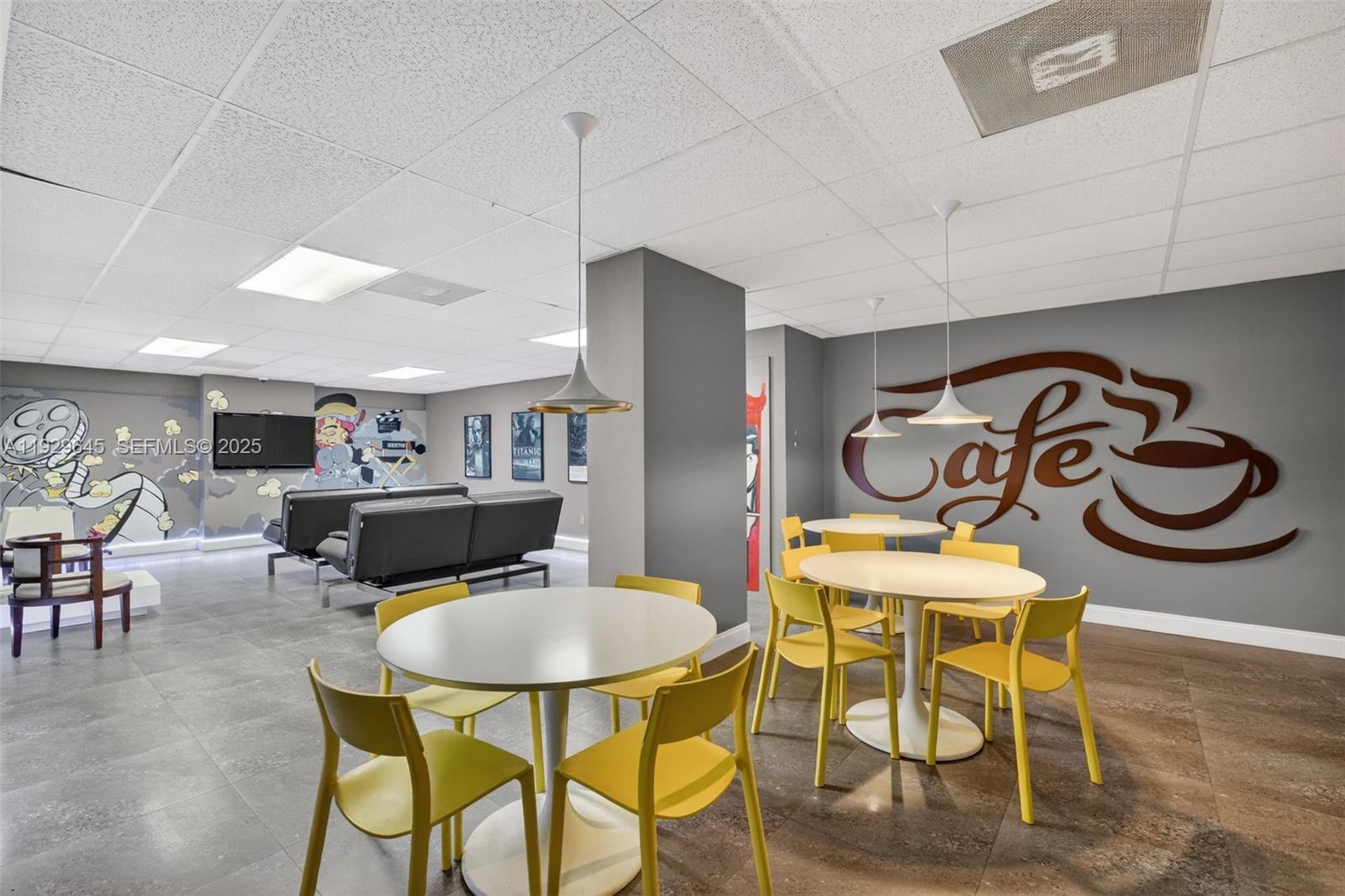 200 LESLIE CONDO - Residential