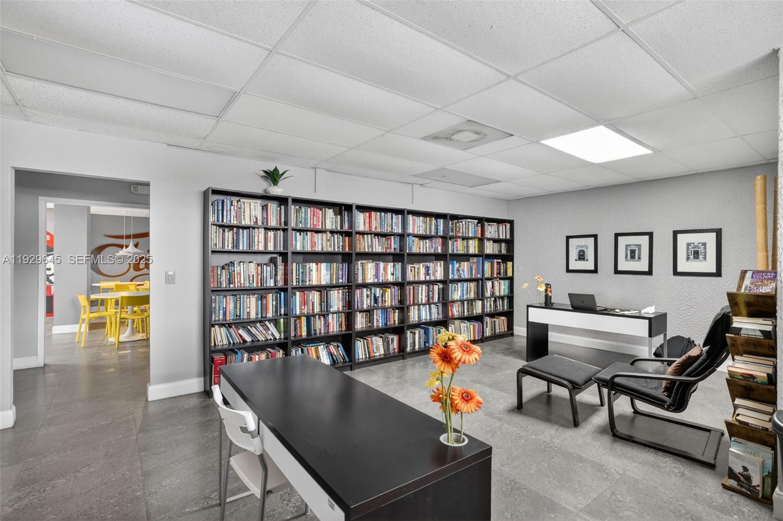 200 LESLIE CONDO - Residential