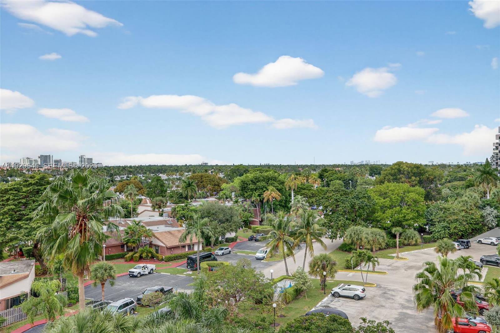 200 LESLIE CONDO - Residential