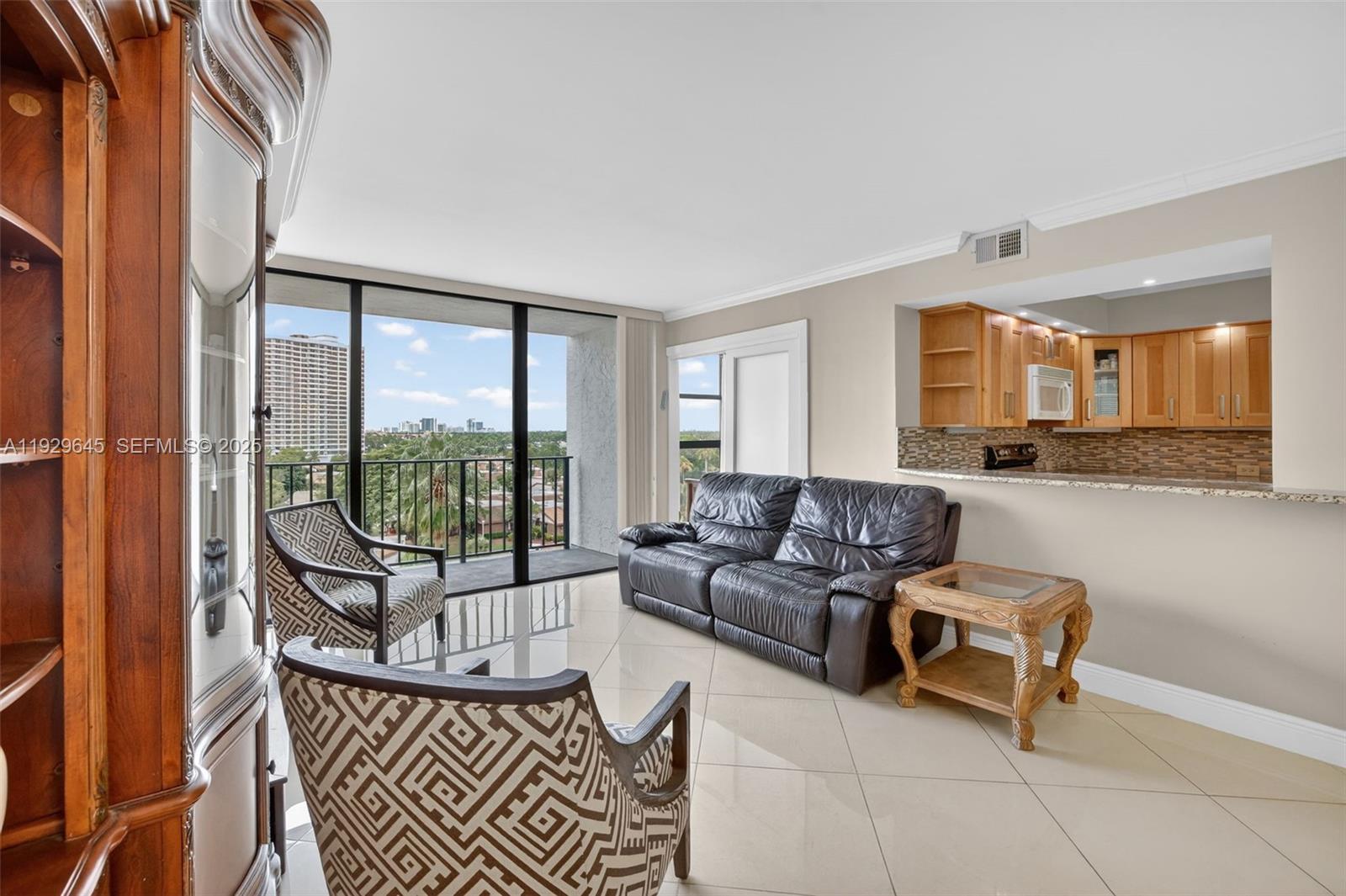 200 LESLIE CONDO - Residential