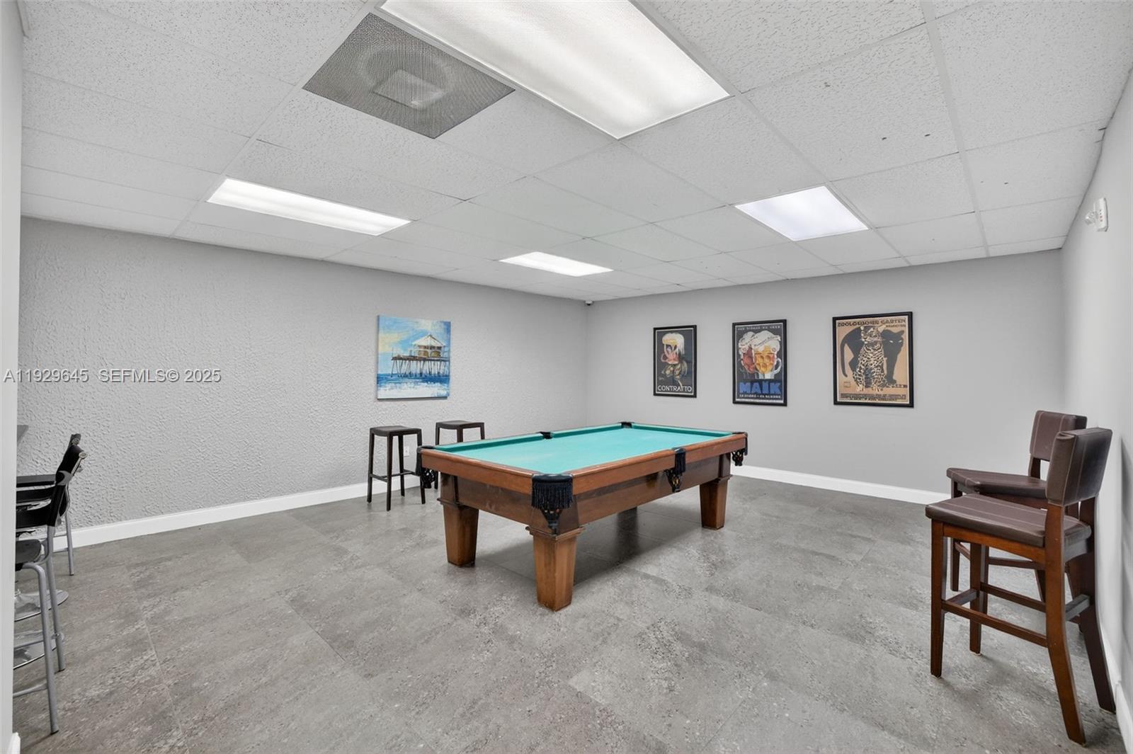 200 LESLIE CONDO - Residential