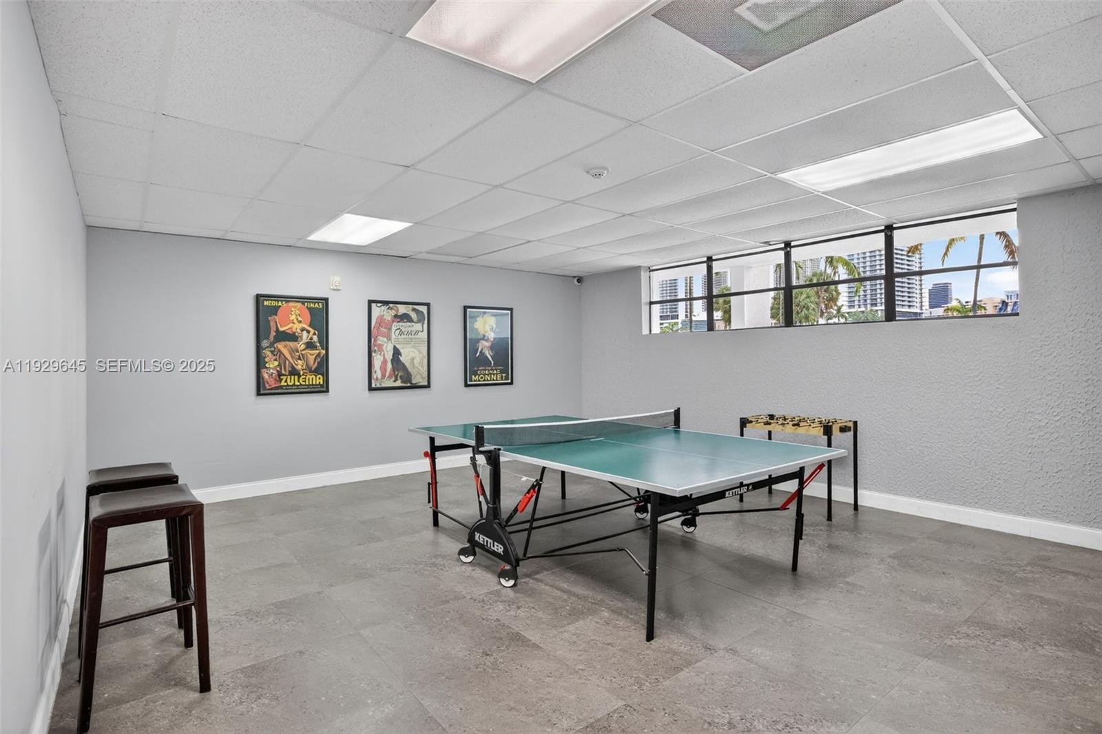 200 LESLIE CONDO - Residential