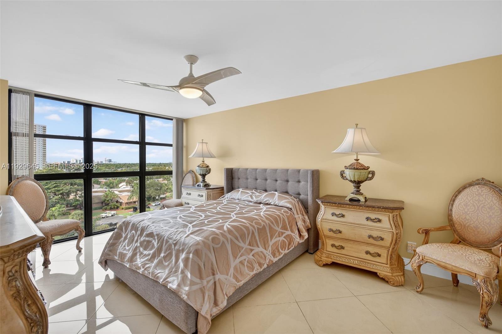 200 LESLIE CONDO - Residential