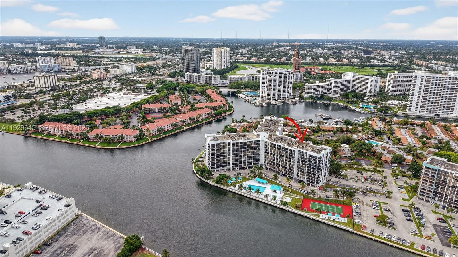 200 LESLIE CONDO - Residential