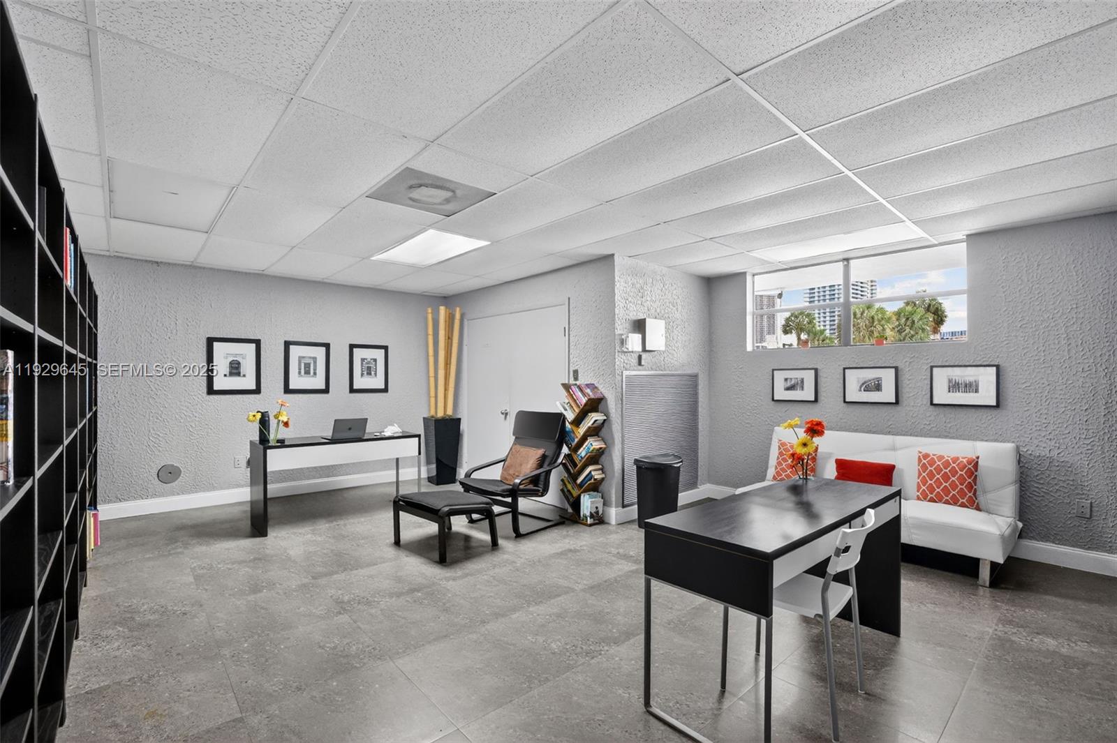 200 LESLIE CONDO - Residential