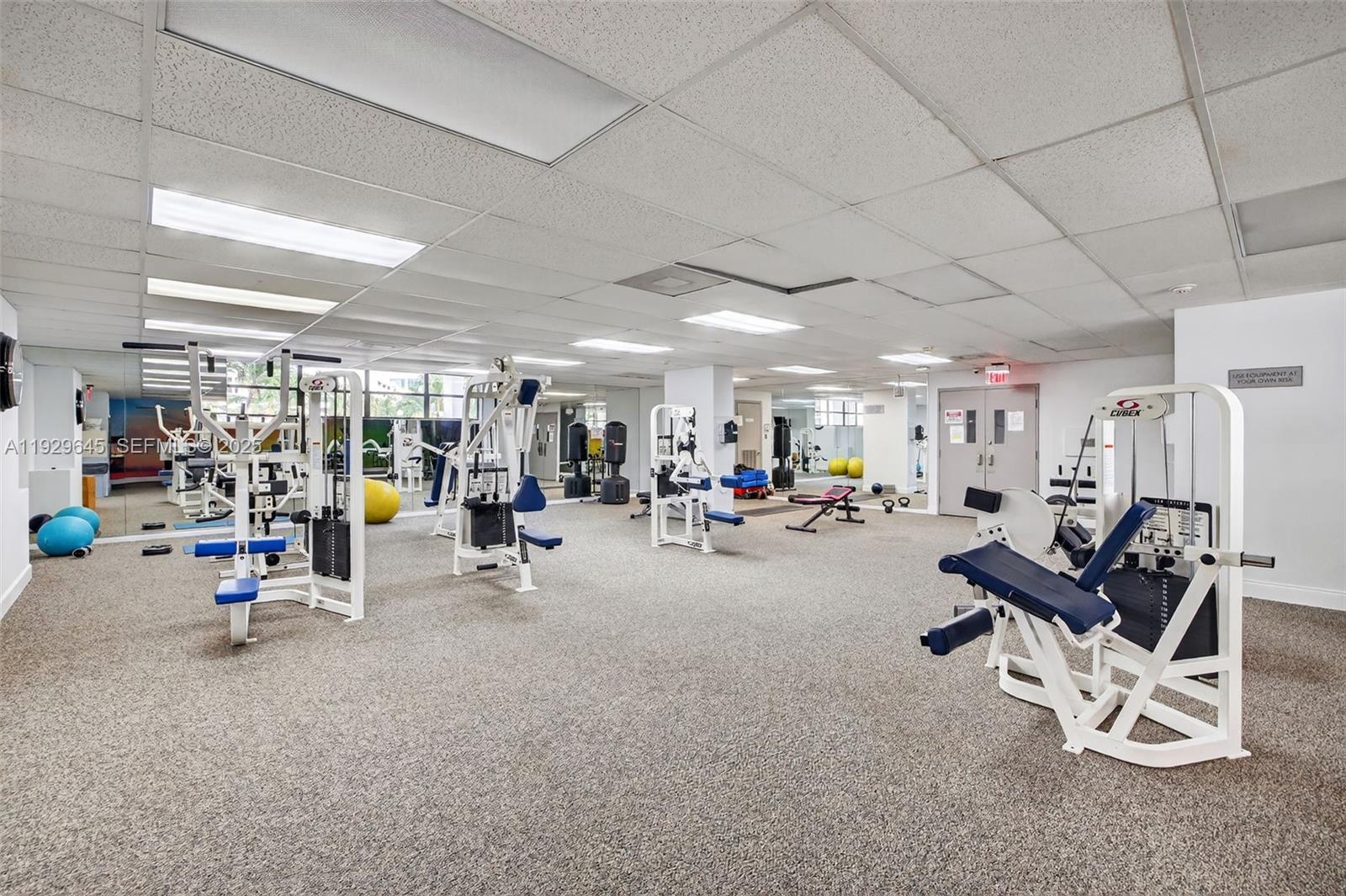 200 LESLIE CONDO - Residential