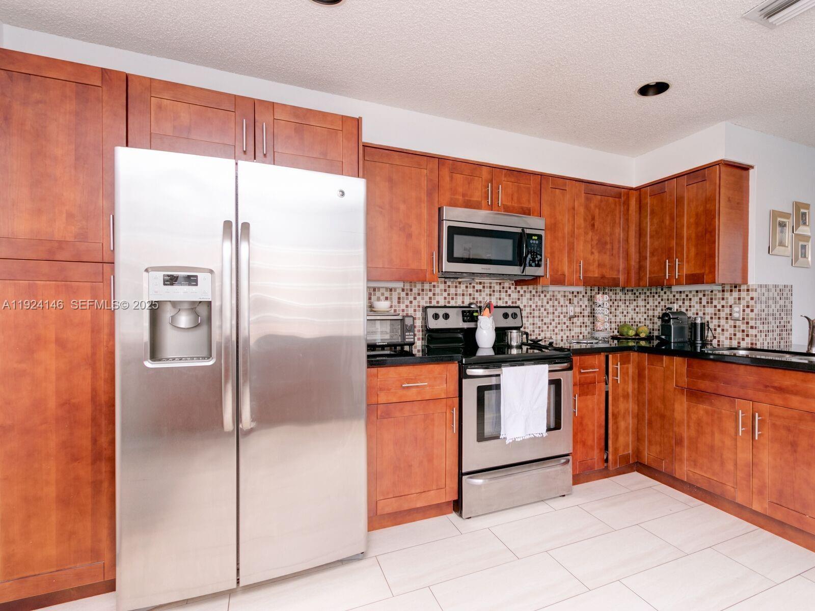 SECTORS 3 & 4 BOUNDARY PL - Residential Lease