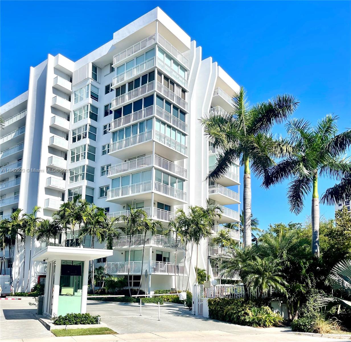 Welcome to Unit 3K at The Sands of Key Biscayne, a rare oversized 1,496 sq. ft. residence offering breathtaking ocean views and an unbeatable island lifestyle. This expansive 2-bedroom, 2-bathroom unit features a large private balcony where you can wake up to the sunrise over the Atlantic and unwind with the soothing sounds of the waves. Don’t miss the opportunity to live in one of Key Biscayne’s most sought-after buildings—a truly oversized unit with unbeatable oceanfront views. Available now—schedule your private showing today!