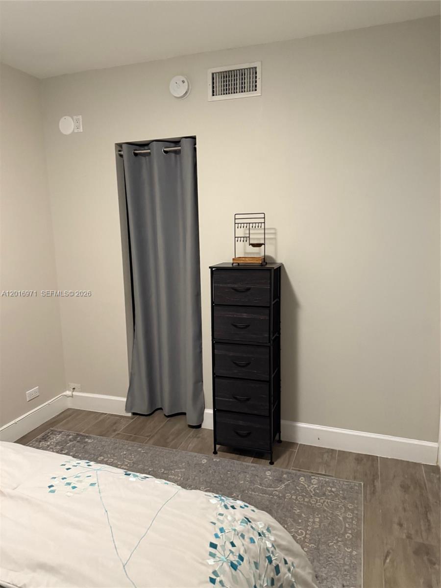RONEY PALACE CONDO - Residential Lease