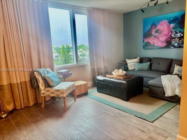 RONEY PALACE CONDO - Residential Lease