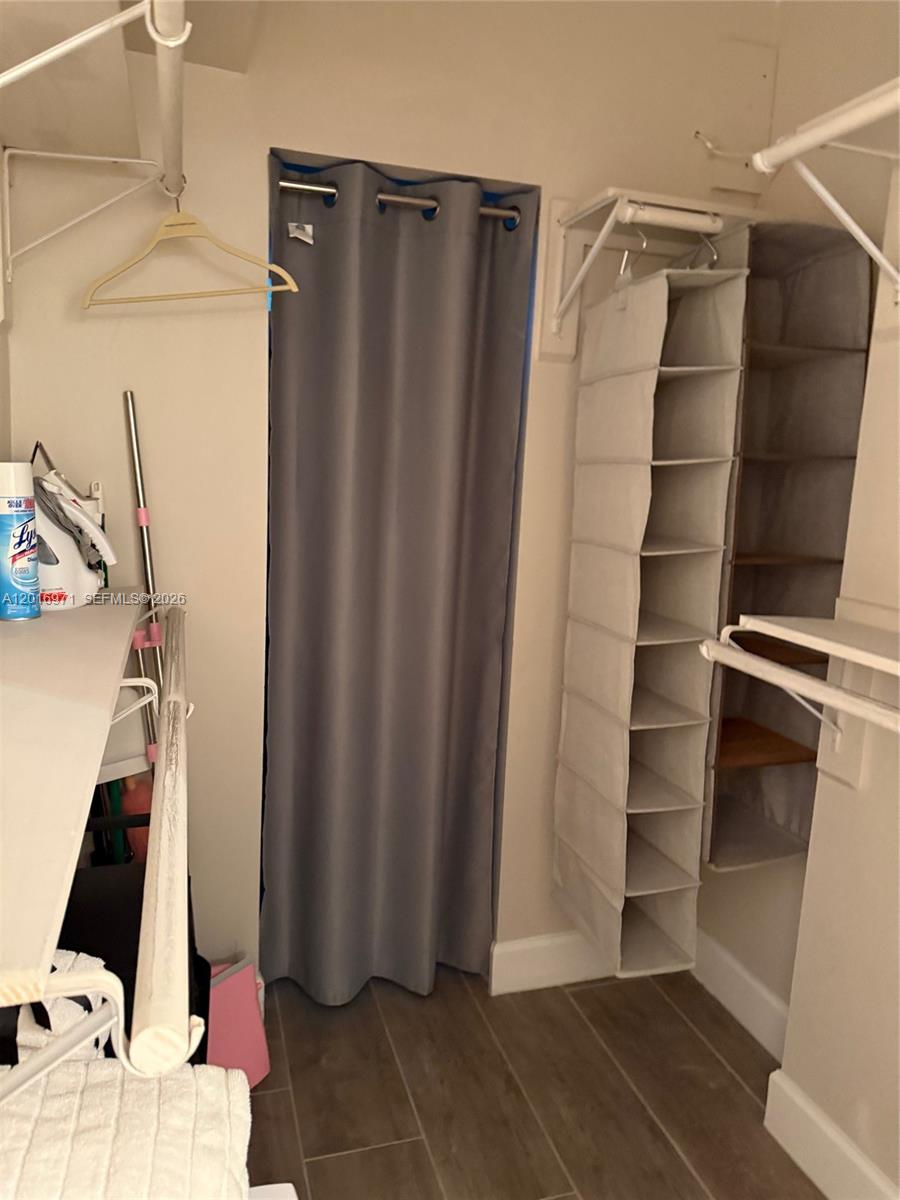RONEY PALACE CONDO - Residential Lease