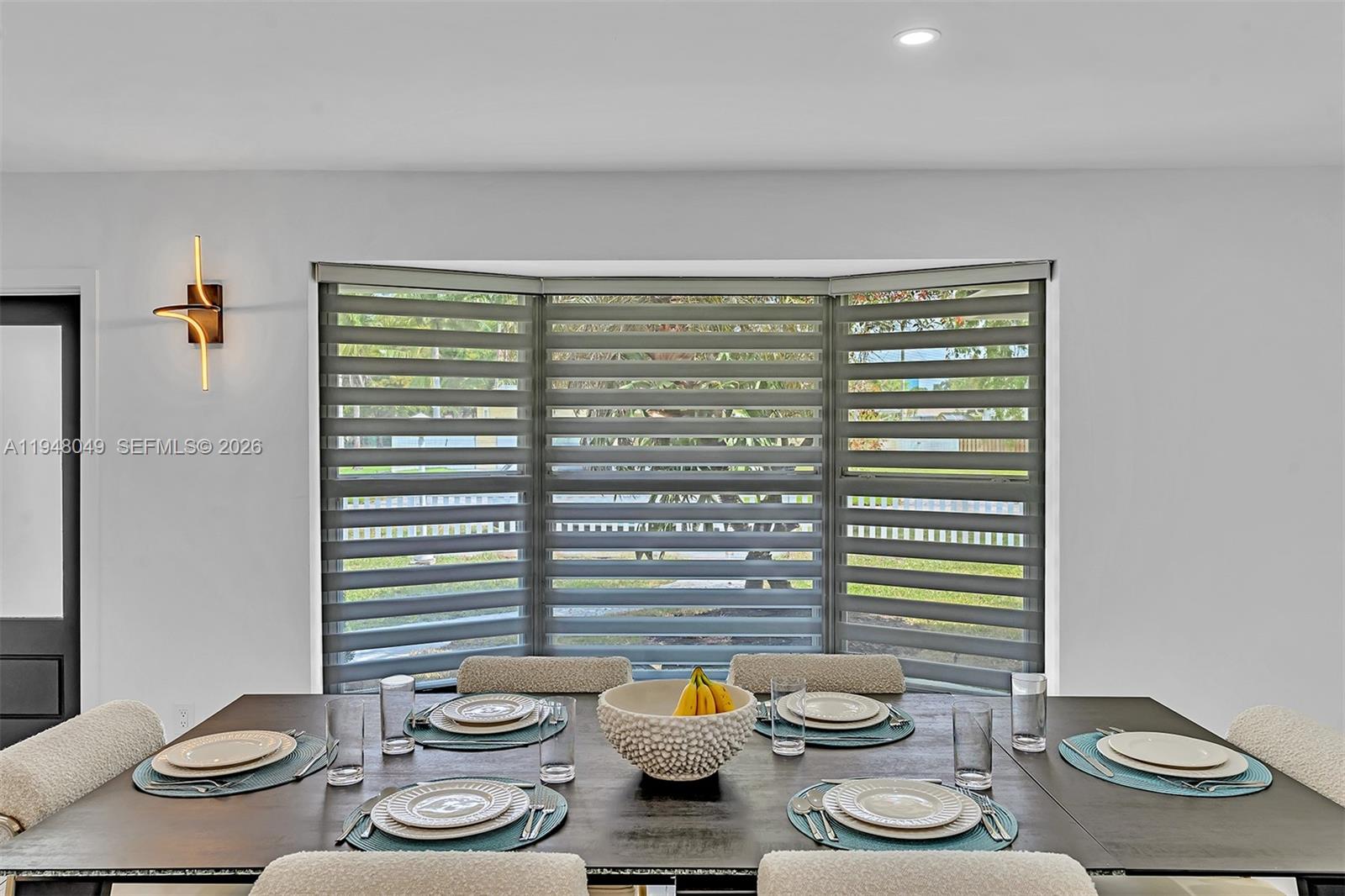 HOLLYWOOD HILLS - Residential