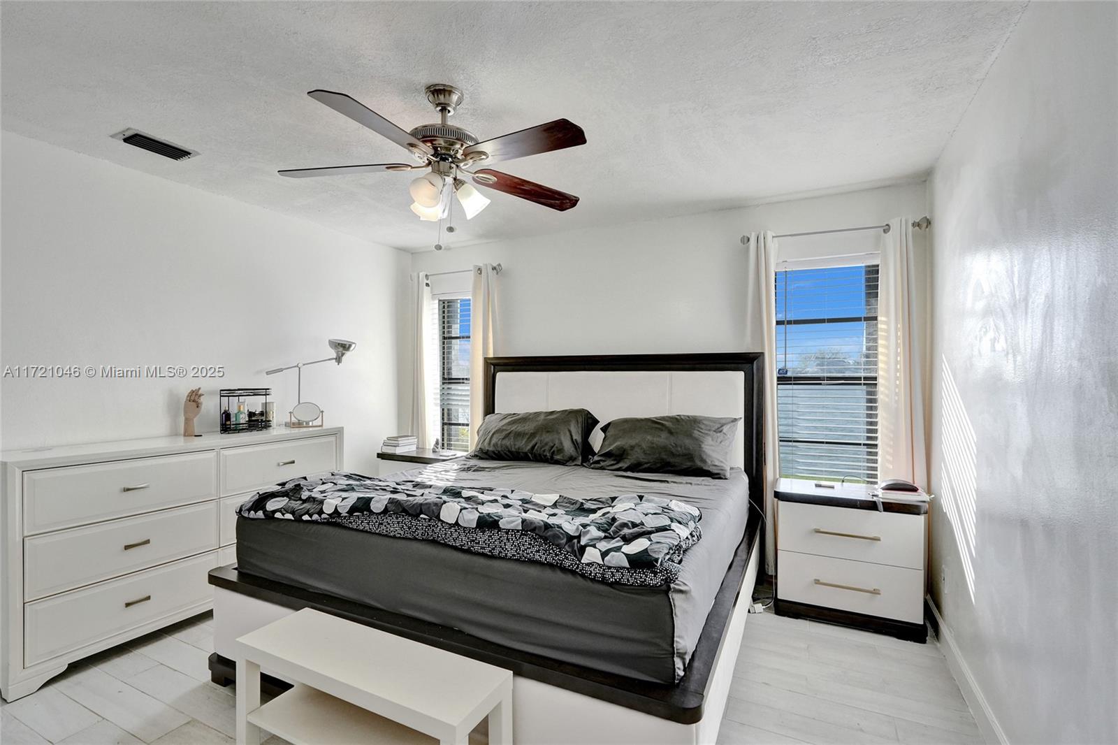 WOODLAKE ISLES - Residential