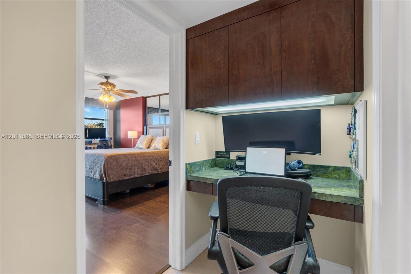 VOYAGER CONDO - Residential
