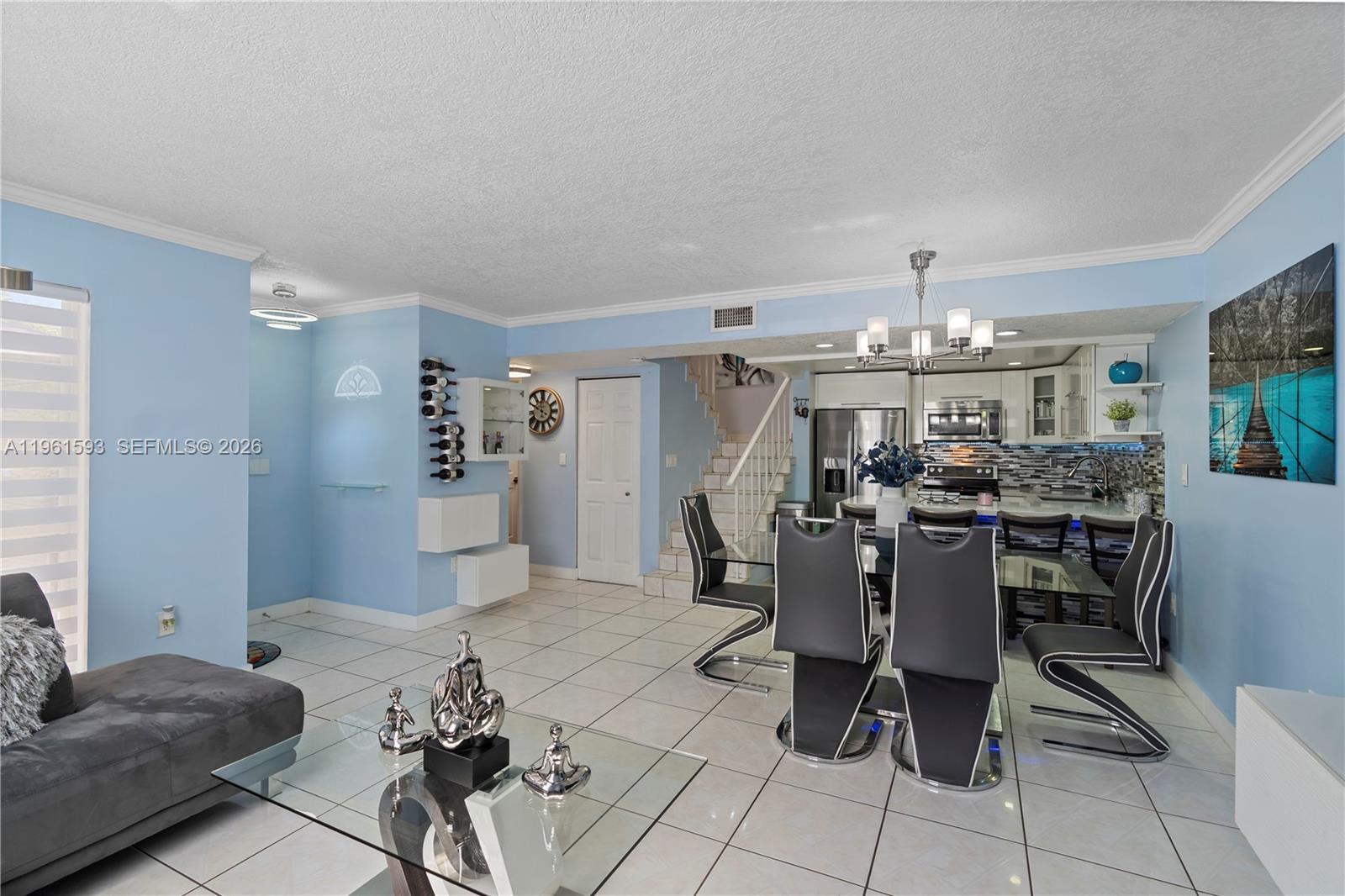 LES CHATEAUX AT INTL GARD - Residential