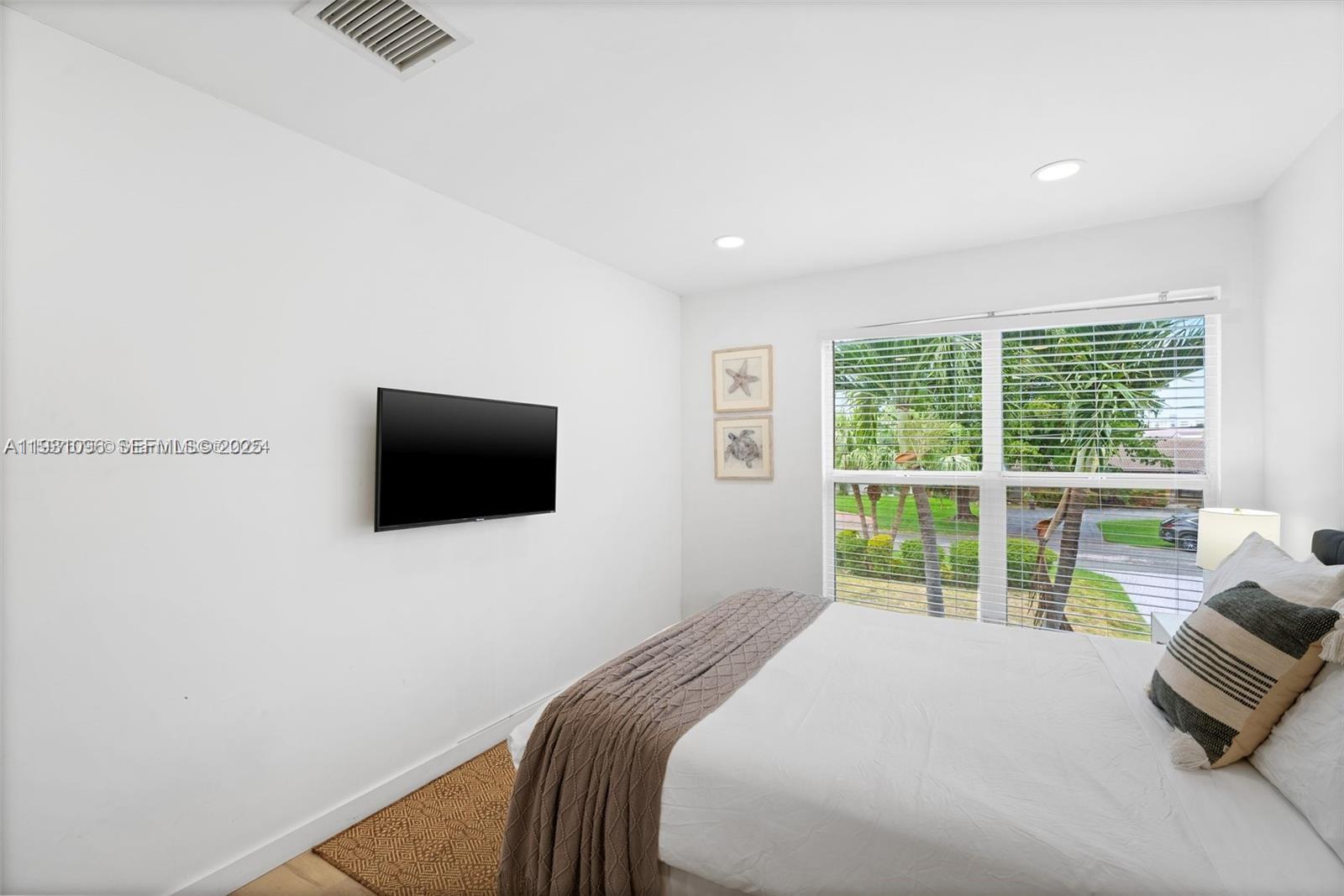 GOLDEN ISLES ESTATES FIRS - Residential