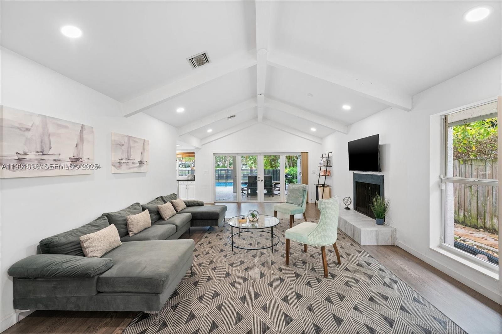 GOLDEN ISLES ESTATES FIRS - Residential