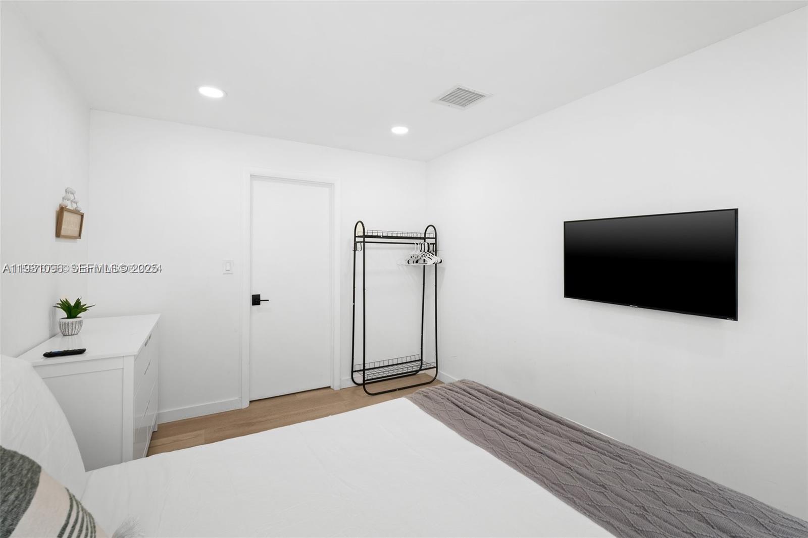 GOLDEN ISLES ESTATES FIRS - Residential