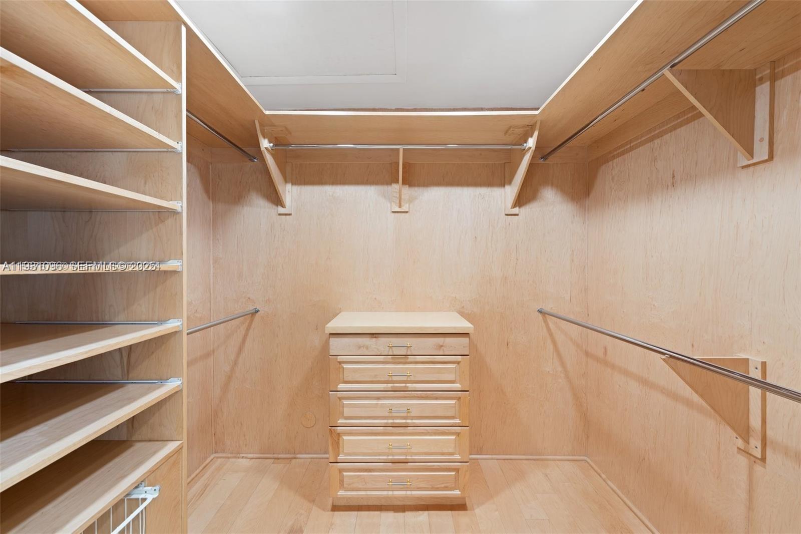 GOLDEN ISLES ESTATES FIRS - Residential