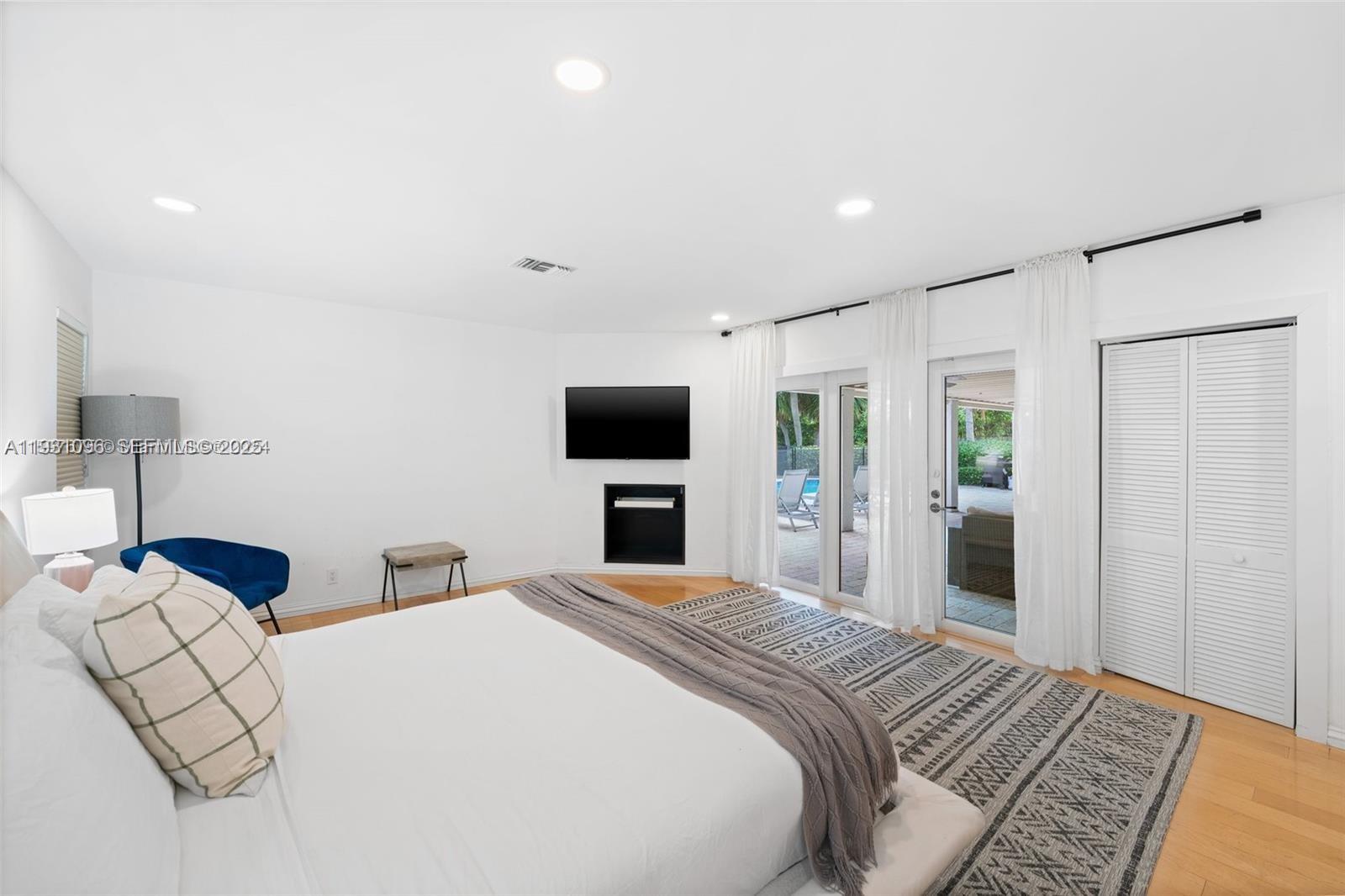 GOLDEN ISLES ESTATES FIRS - Residential