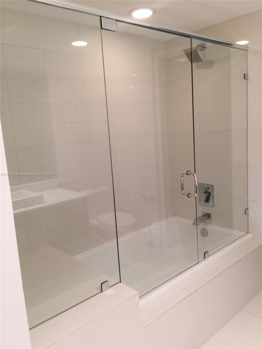 1100 MILLECENTO RESIDENCE - Residential Lease