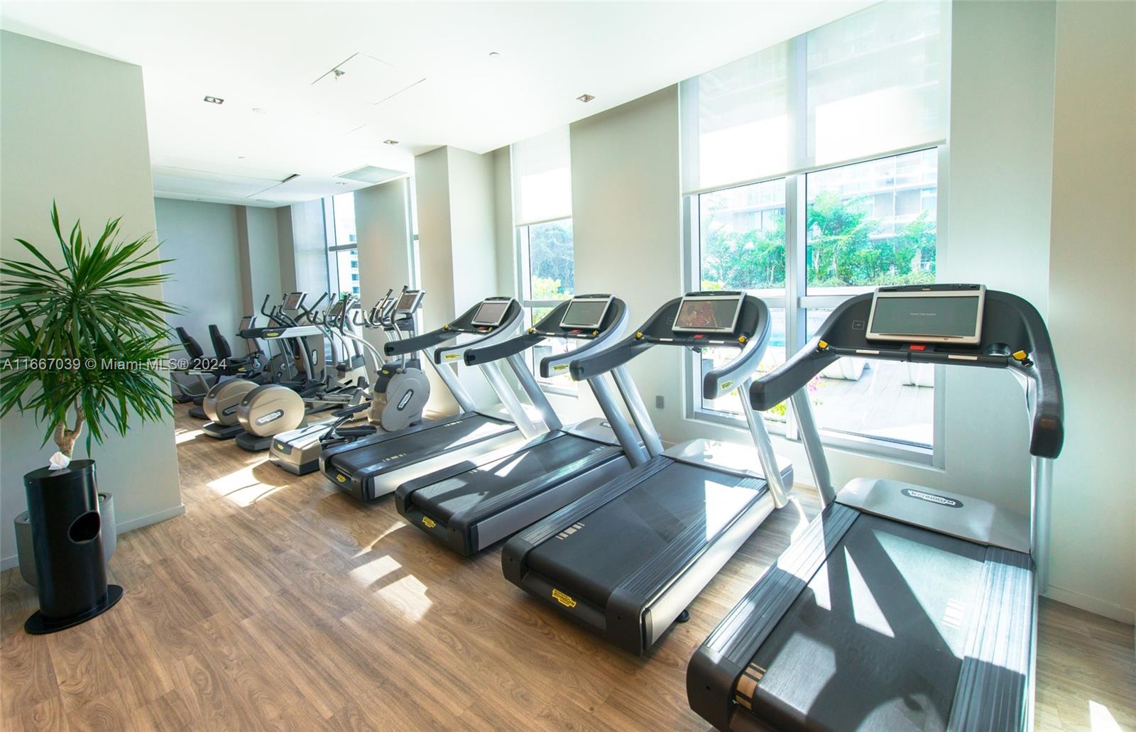 1100 MILLECENTO RESIDENCE - Residential Lease
